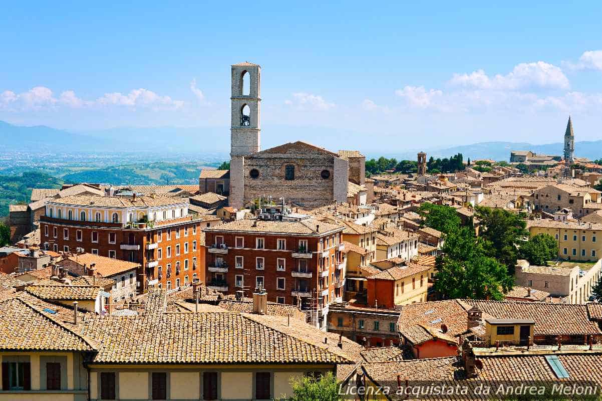 Meteo Perugia: domani schiarite, seguono nuvole e pioggia leggera