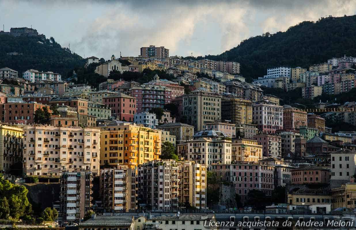 Meteo Genova: Nubi e Piovaschi Domani, Seguono Giornate Nuvolose e Vento
