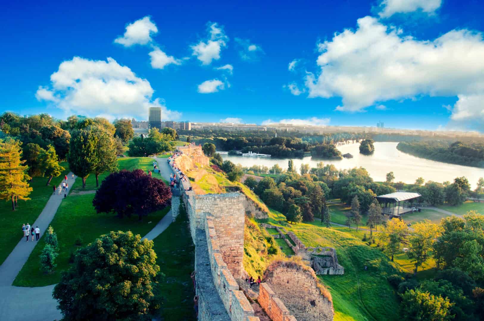Viaggio a Belgrado: scopri le attrazioni di una città ricca di storia e tradizioni