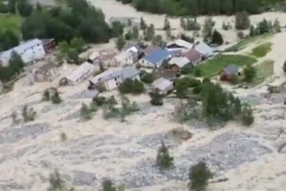 Valle d'Isère Francia, alluvione lampo spazza via un intero villaggio montano