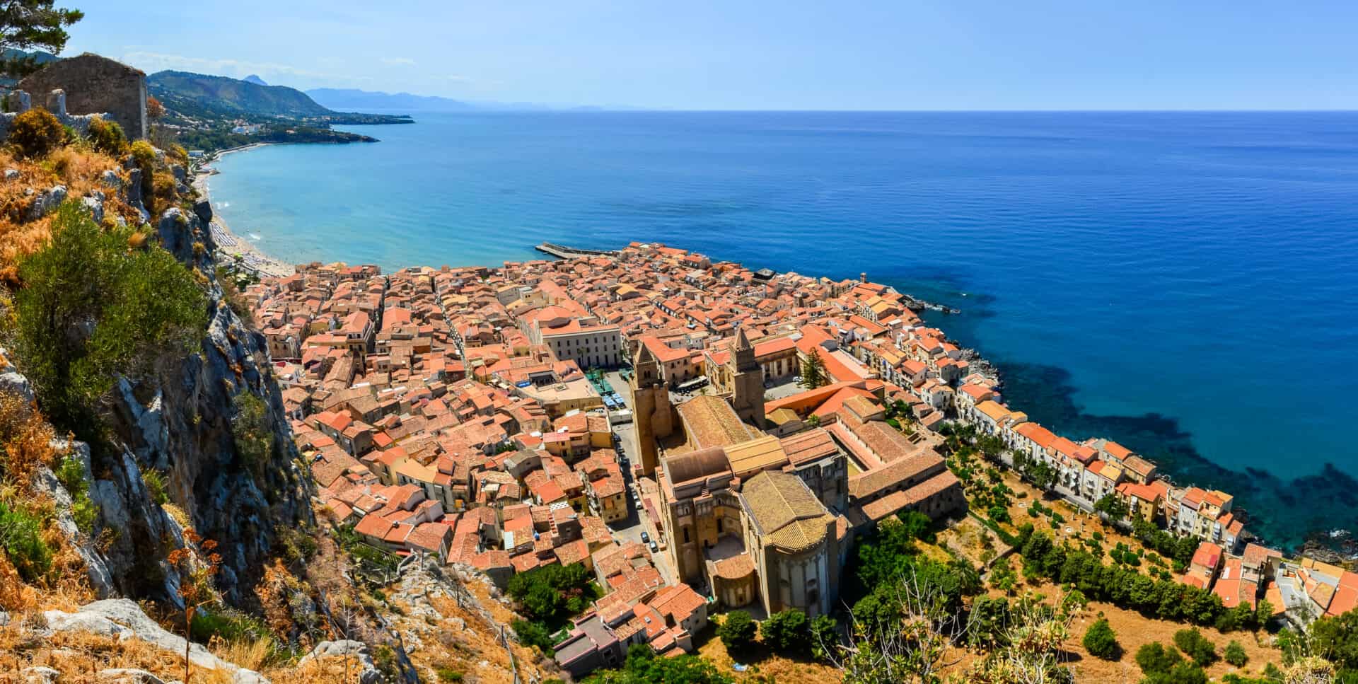 Weekend a Cefalù: un tuffo nel mare e nella storia medievale della Sicilia per una vacanza rigenerante