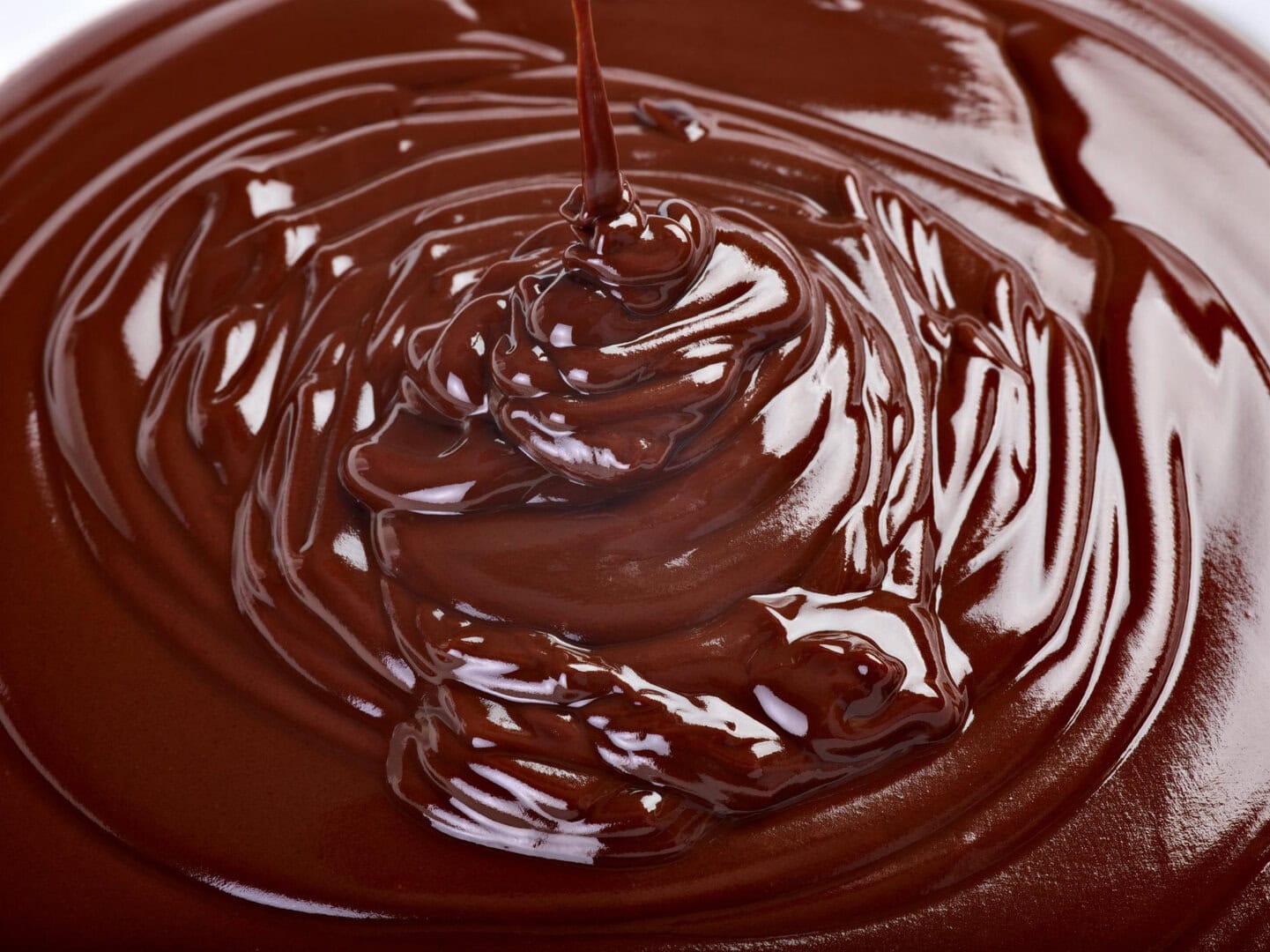 Un nuovo studio scagiona il cioccolato fondente dai rischi per la salute
