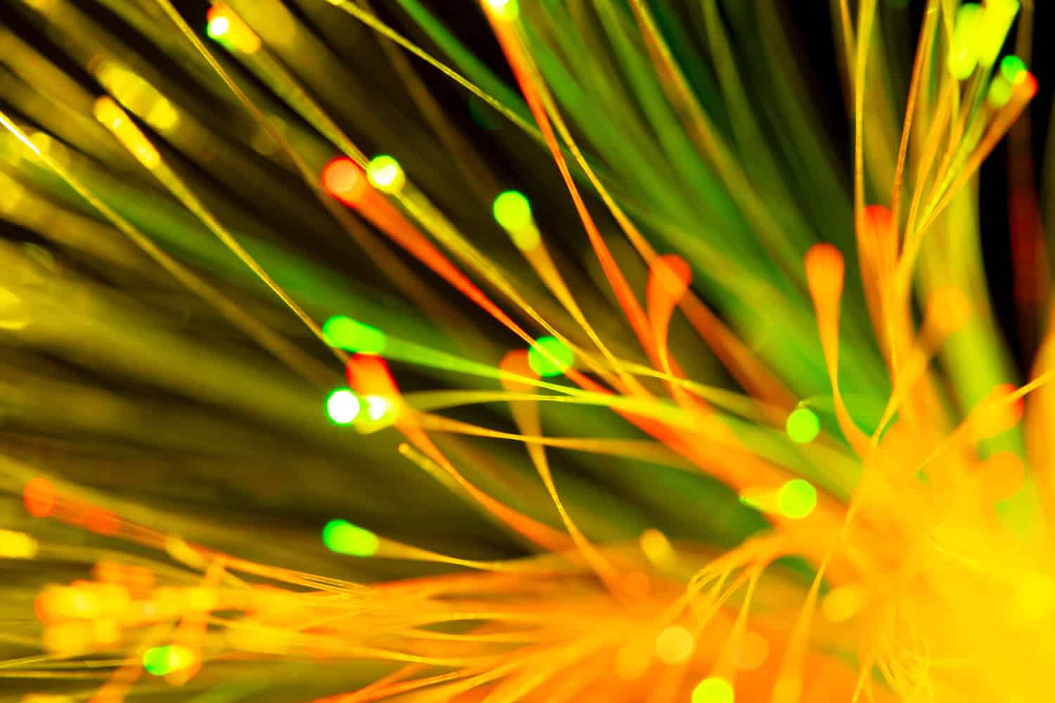 Meraviglia microscopica: un dispositivo fotonico che potrebbe cambiare la fisica e i laser per sempre