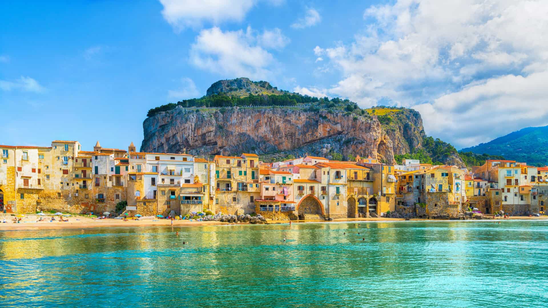 Viaggio in Sicilia. Esplorazione delle affascinanti grotte di Mongiove