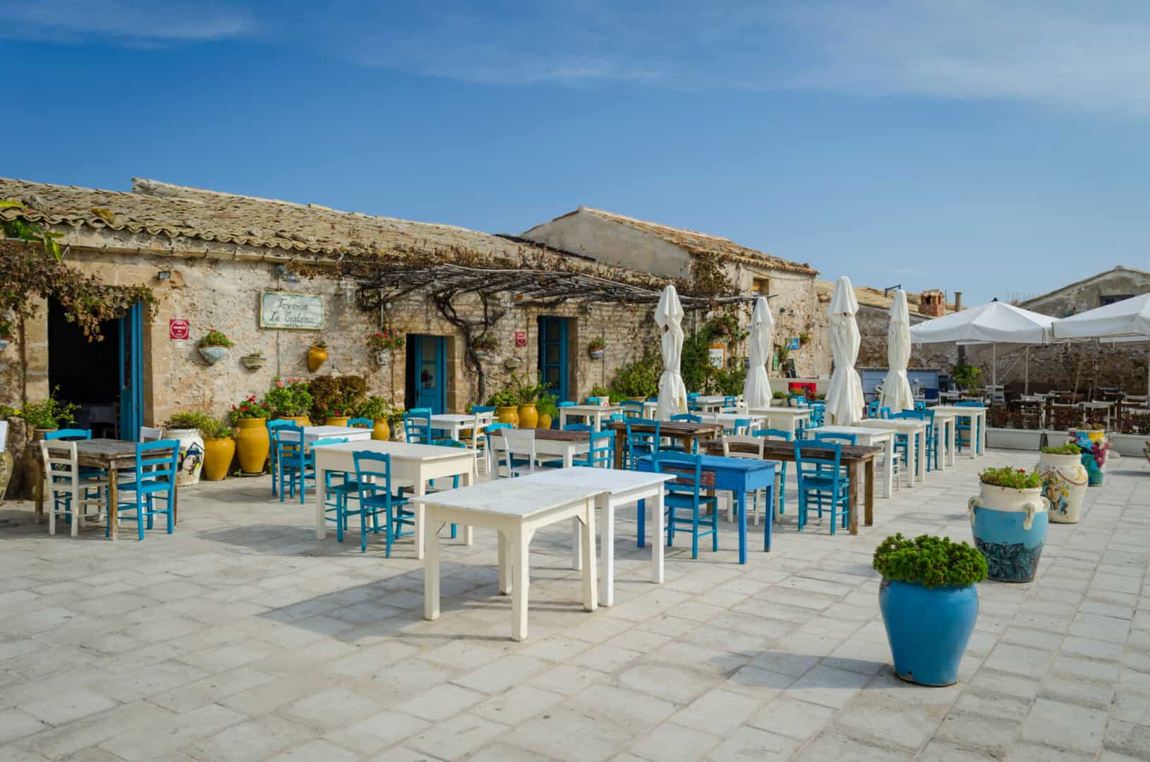 Viaggio a Marzamemi. Incanto e tradizioni del villaggio siciliano