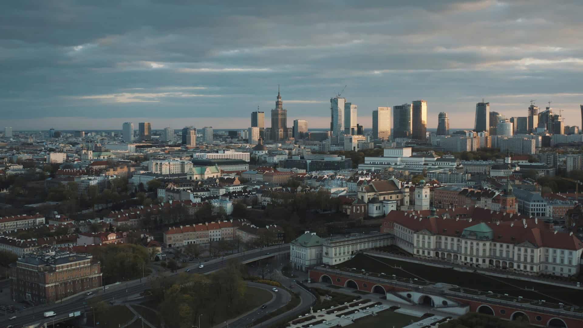Turismo a Varsavia. Guide essenziali per scoprire i tesori della capitale polacca