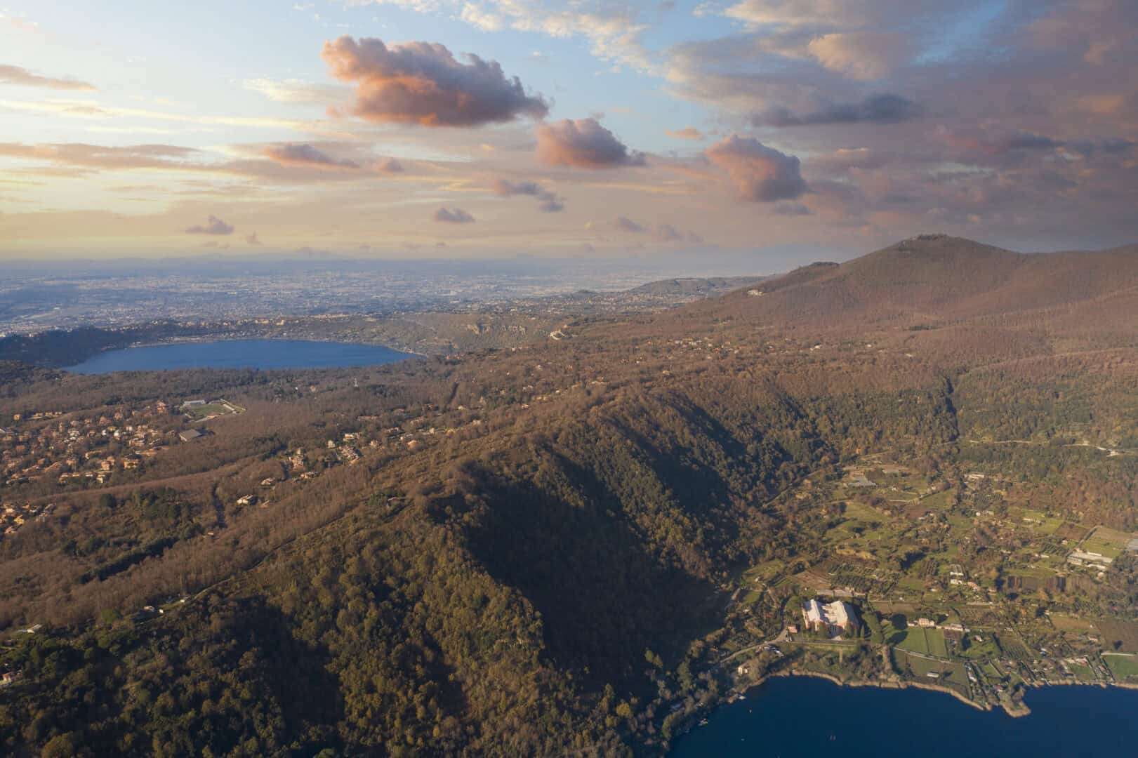 Esplorando il monte Cavo nel Lazio. Una traversata avventurosa di turismo