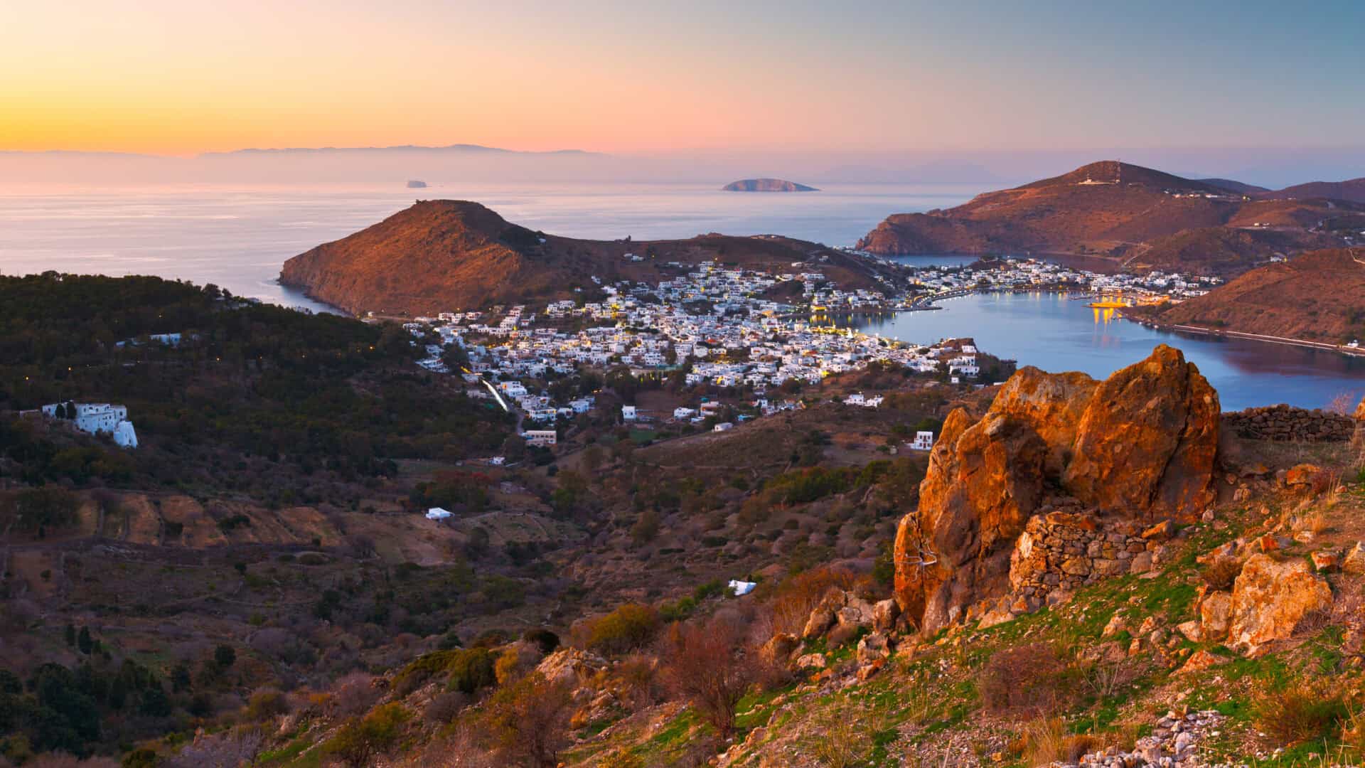 Viaggio a Malta e Patmos. Esplorazione delle antiche rovine storiche