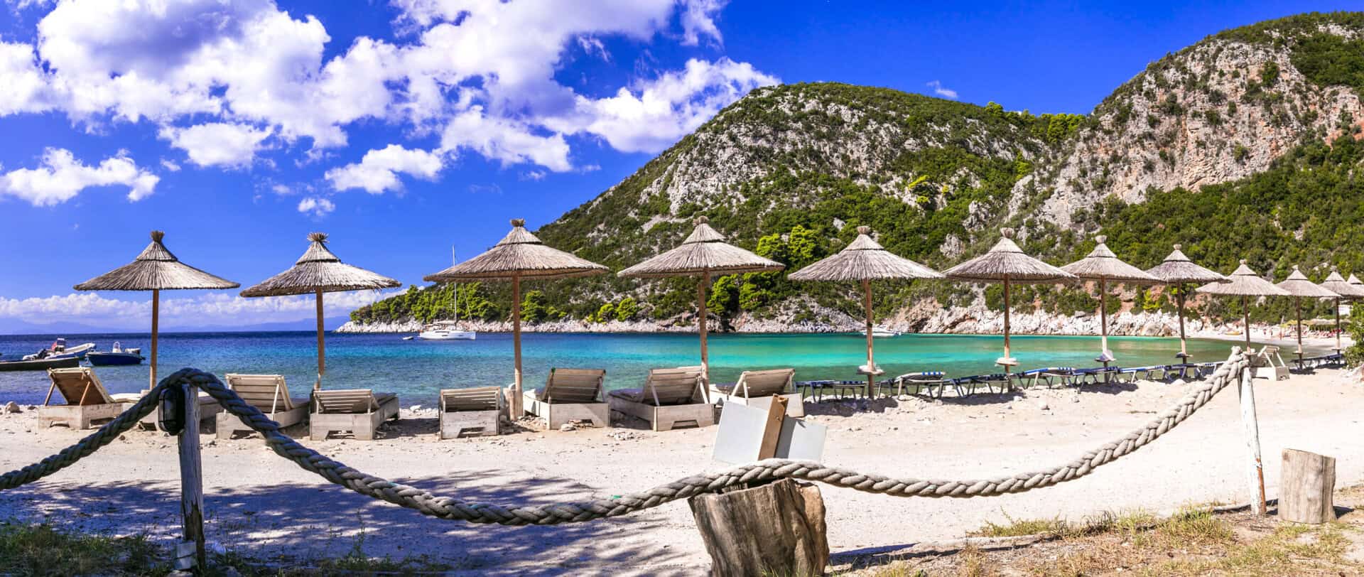 Viaggio a Skopelos. Un gioiello greco tra pinete e acque cristalline