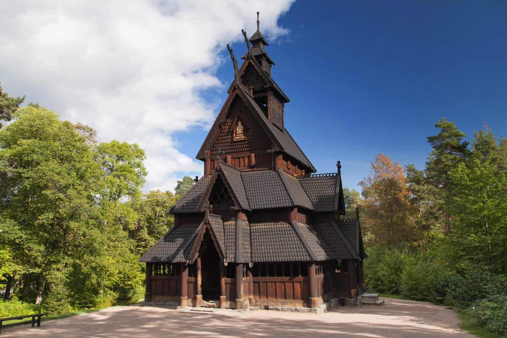Viaggio in Norvegia: alla scoperta delle affascinanti valli di Hallingdal e delle sue chiese di legno