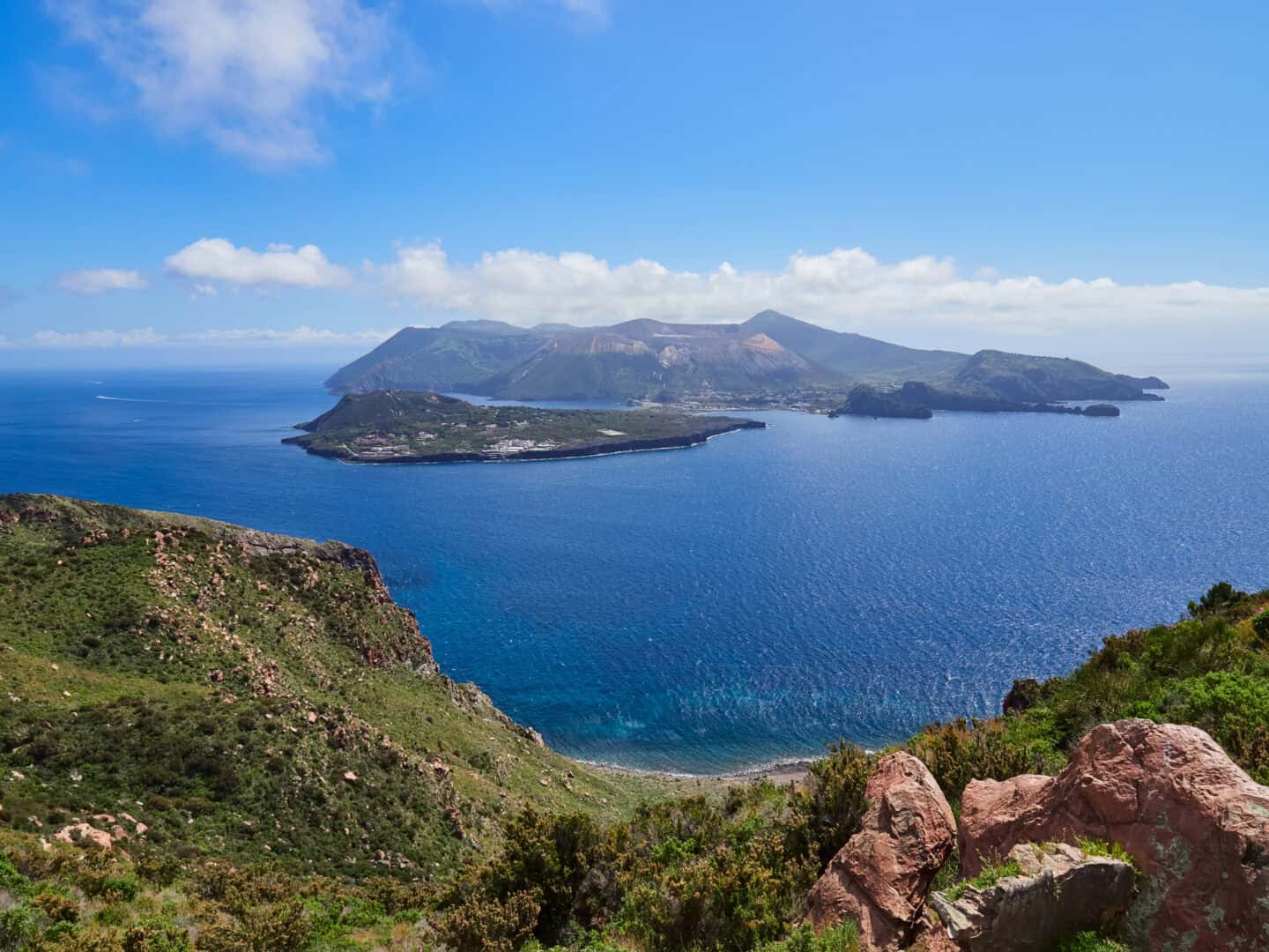 Turismo nelle isole Eolie: Itinerari e consigli per un’escursione indimenticabile