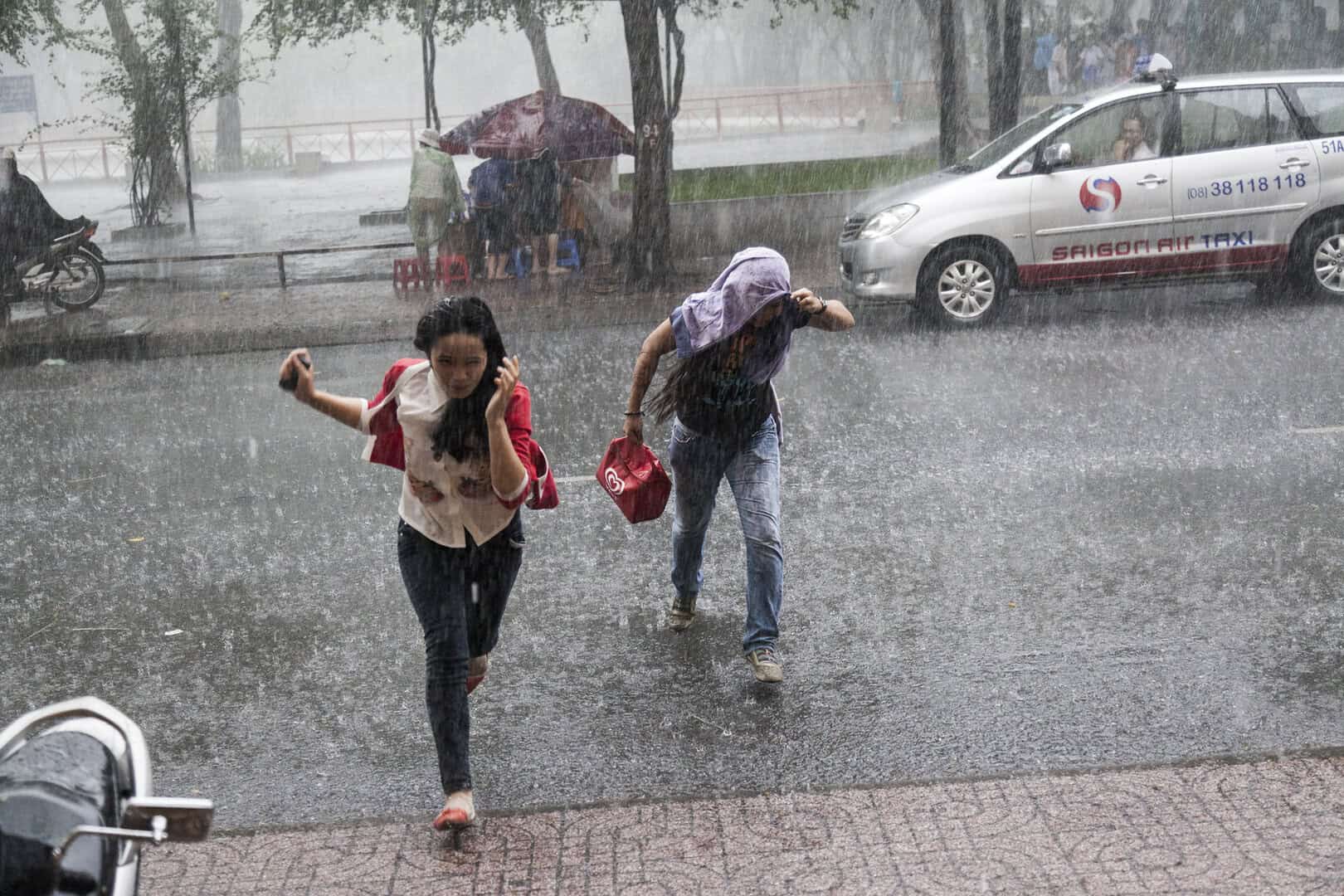 Il cambiamento climatico porterà le piogge tropicali verso nord: i pericoli dello spostamento delle zone di convergenza