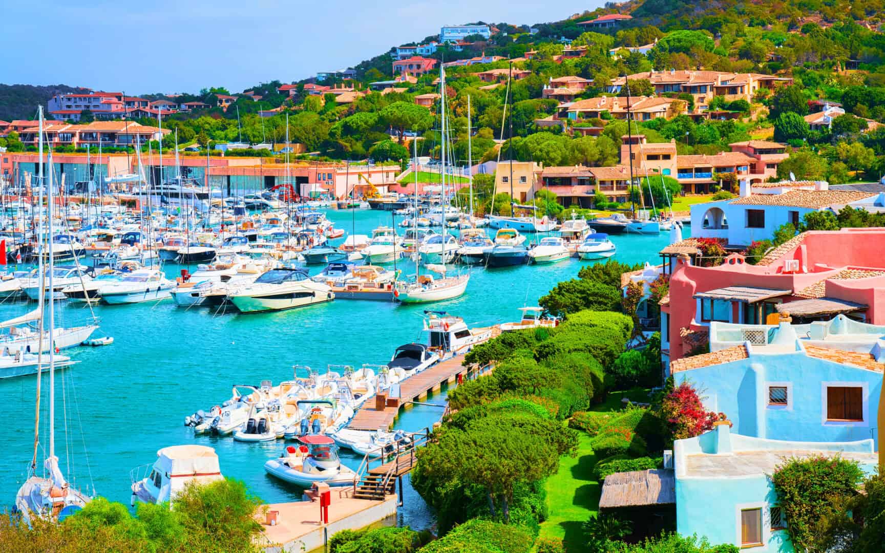 Vacanza in Sardegna: la bellezza della Costa Smeralda tra le incantevoli cale e spiagge di Porto Cervo