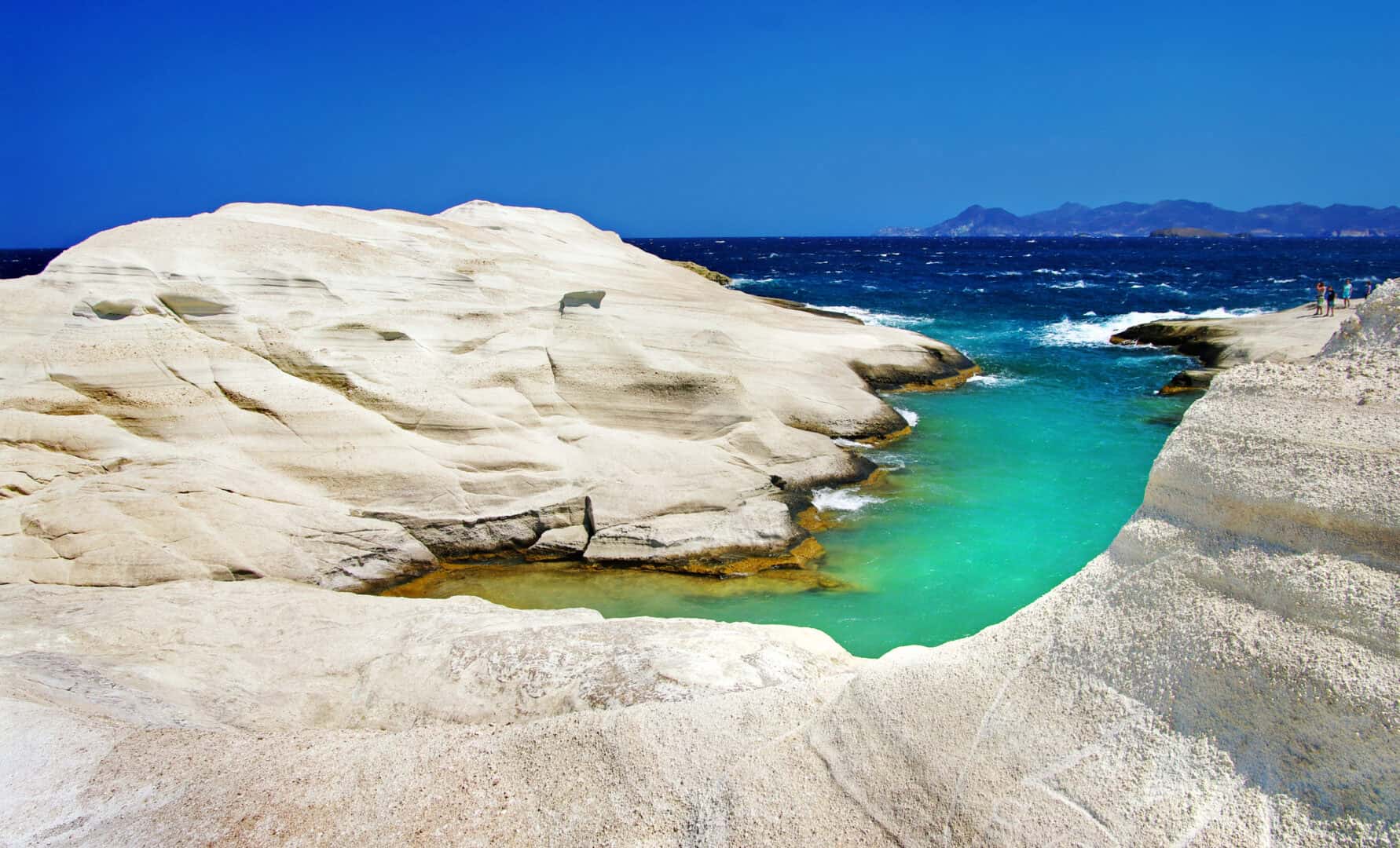 Viaggio a Milos, Grecia: l'isola delle incantevoli spiagge bianche e del mare turchese