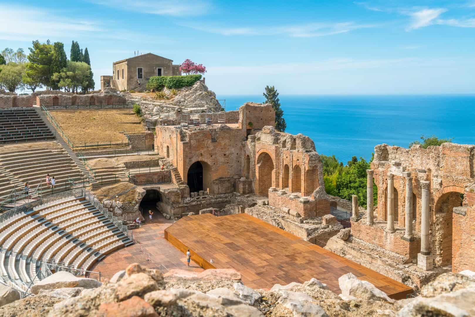 Turismo a Taormina: il fascino dell'antica Magna Grecia e molto altro ancora