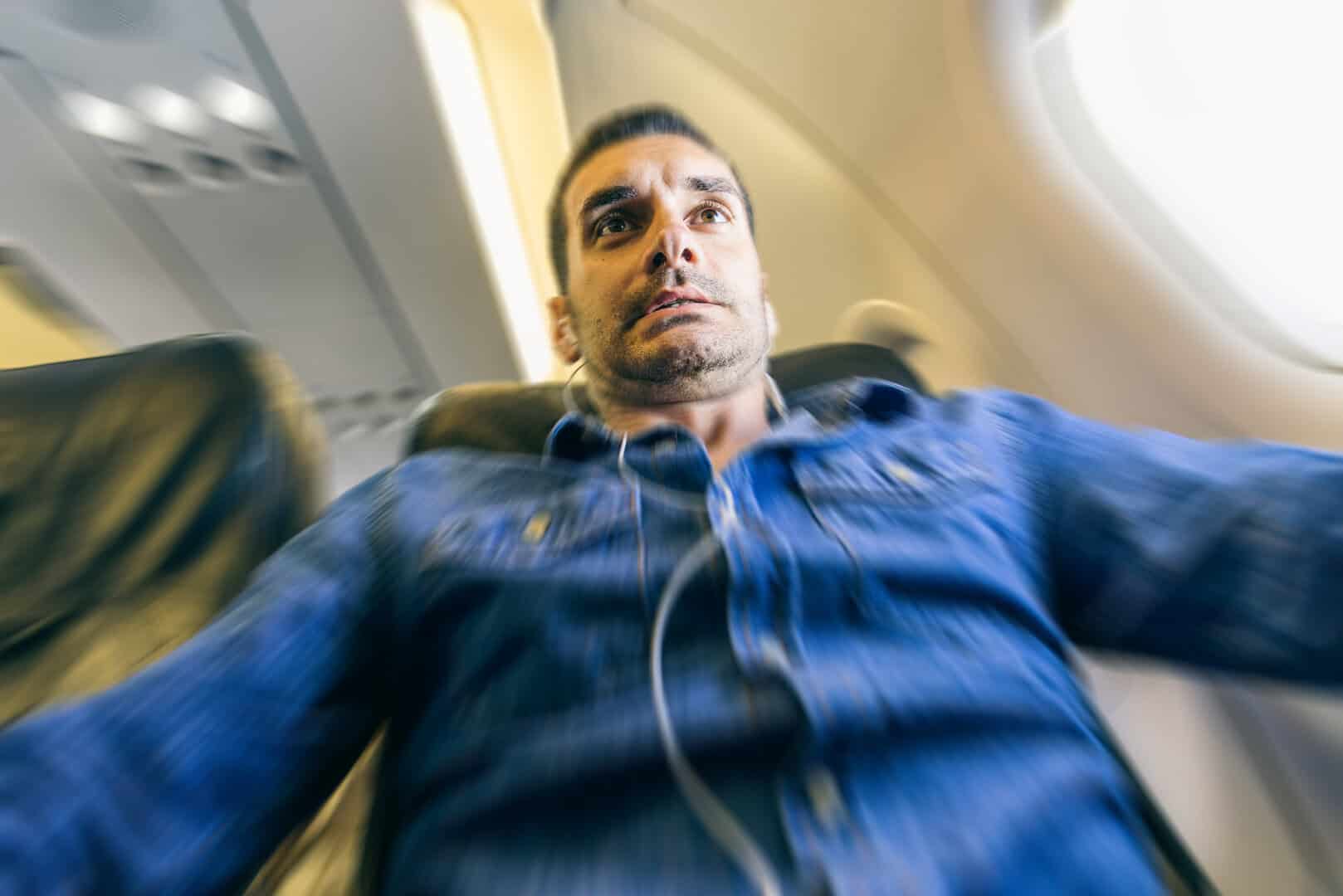 Turbolenze in volo: come affrontare un atterraggio di emergenza senza timore?