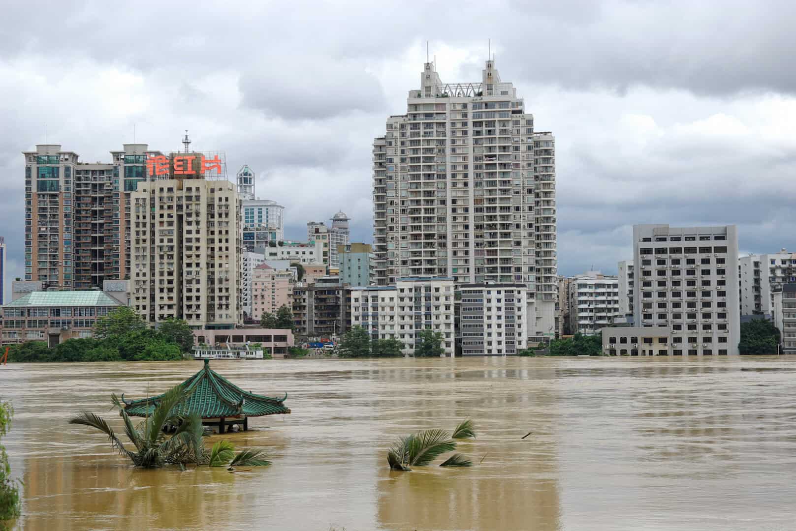Piogge devastanti in Cina dal tifone Gaemi: ci sono almeno 15 vittime