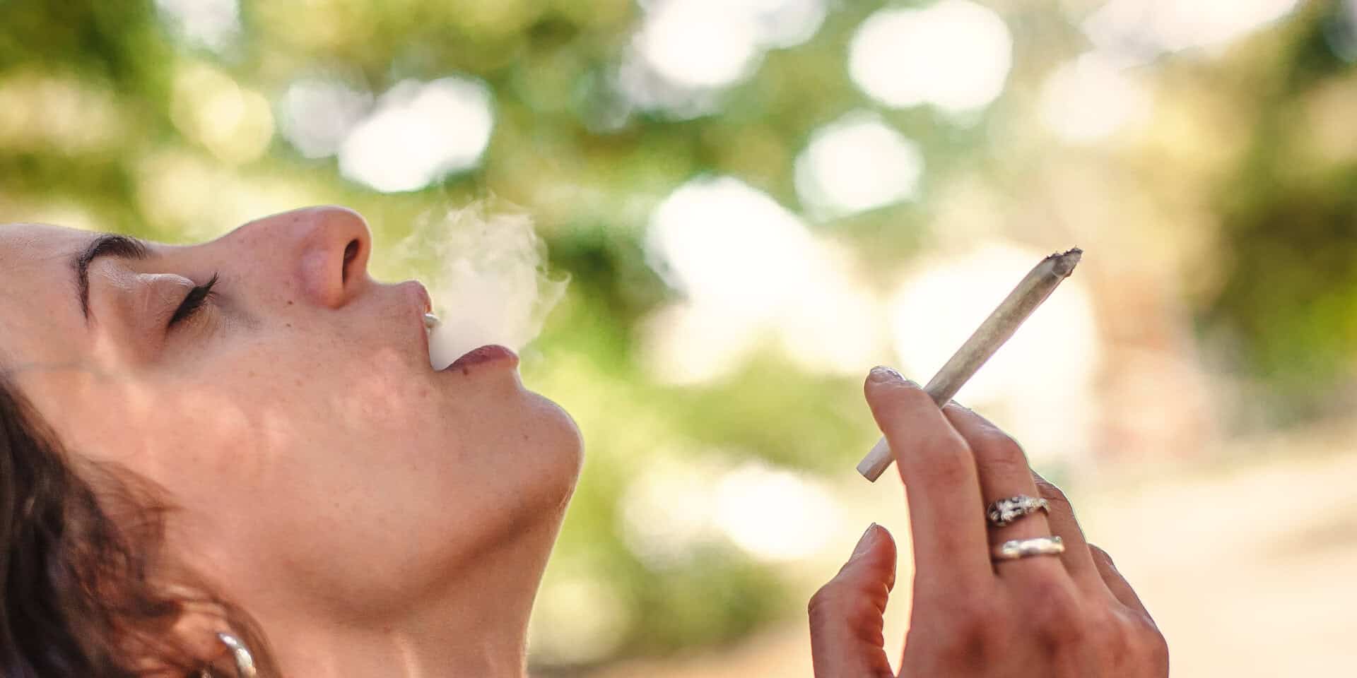 I pericoli della cannabis prenatale: possibili conseguenze durante l’infanzia e l’adolescenza