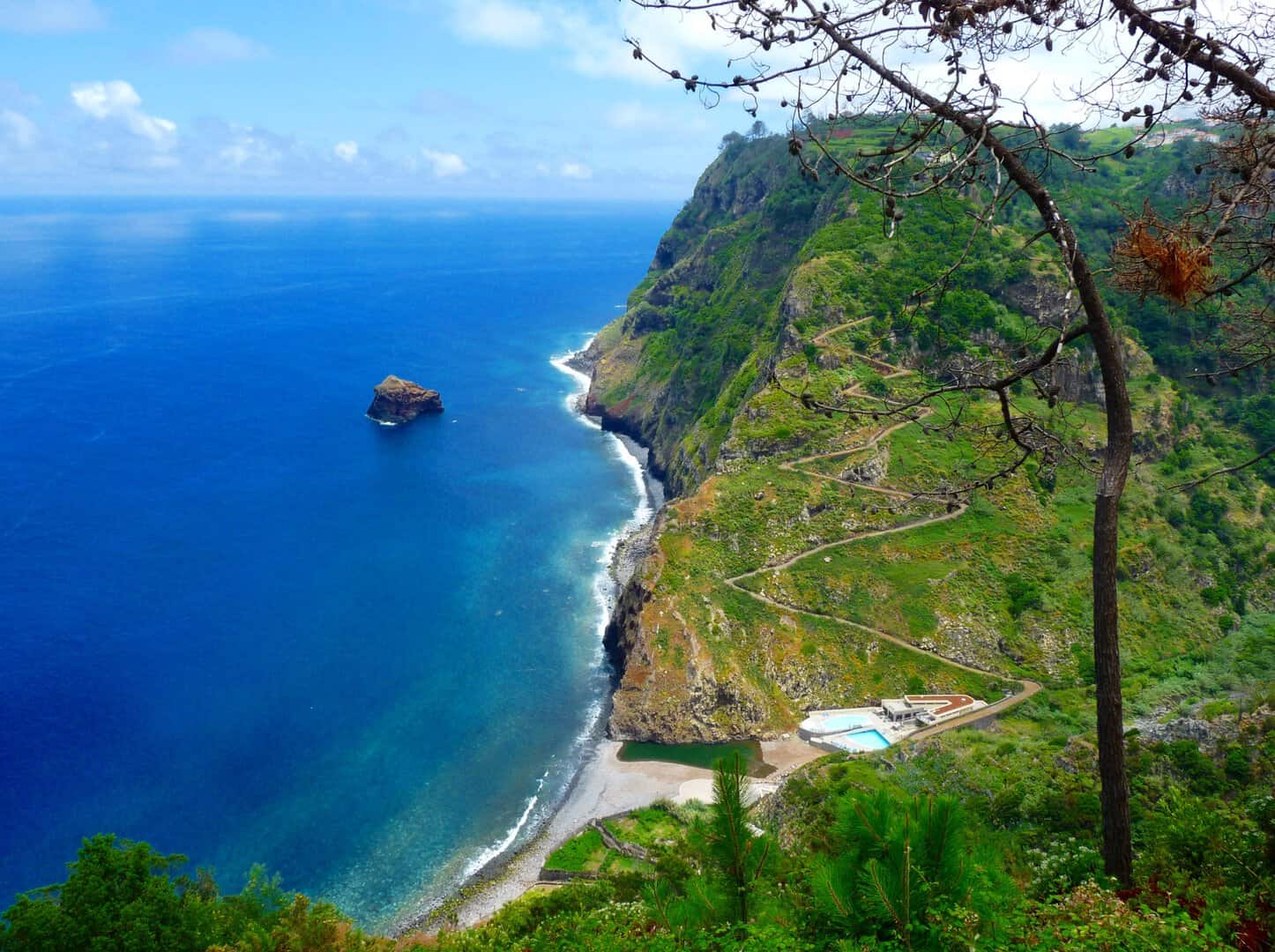 Viaggio a Madeira. Esplorando la natura incontaminata di Rochão