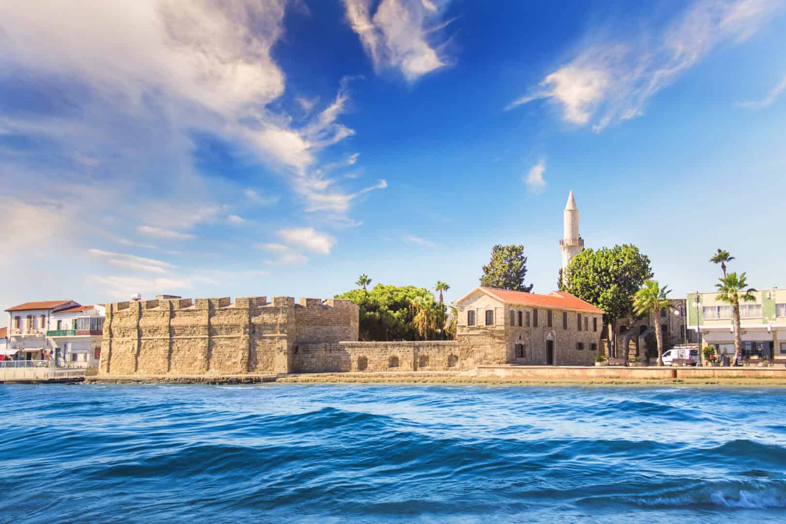 Turismo low cost: scopri Larnaca, tra il mare e i tesori culturali di Cipro