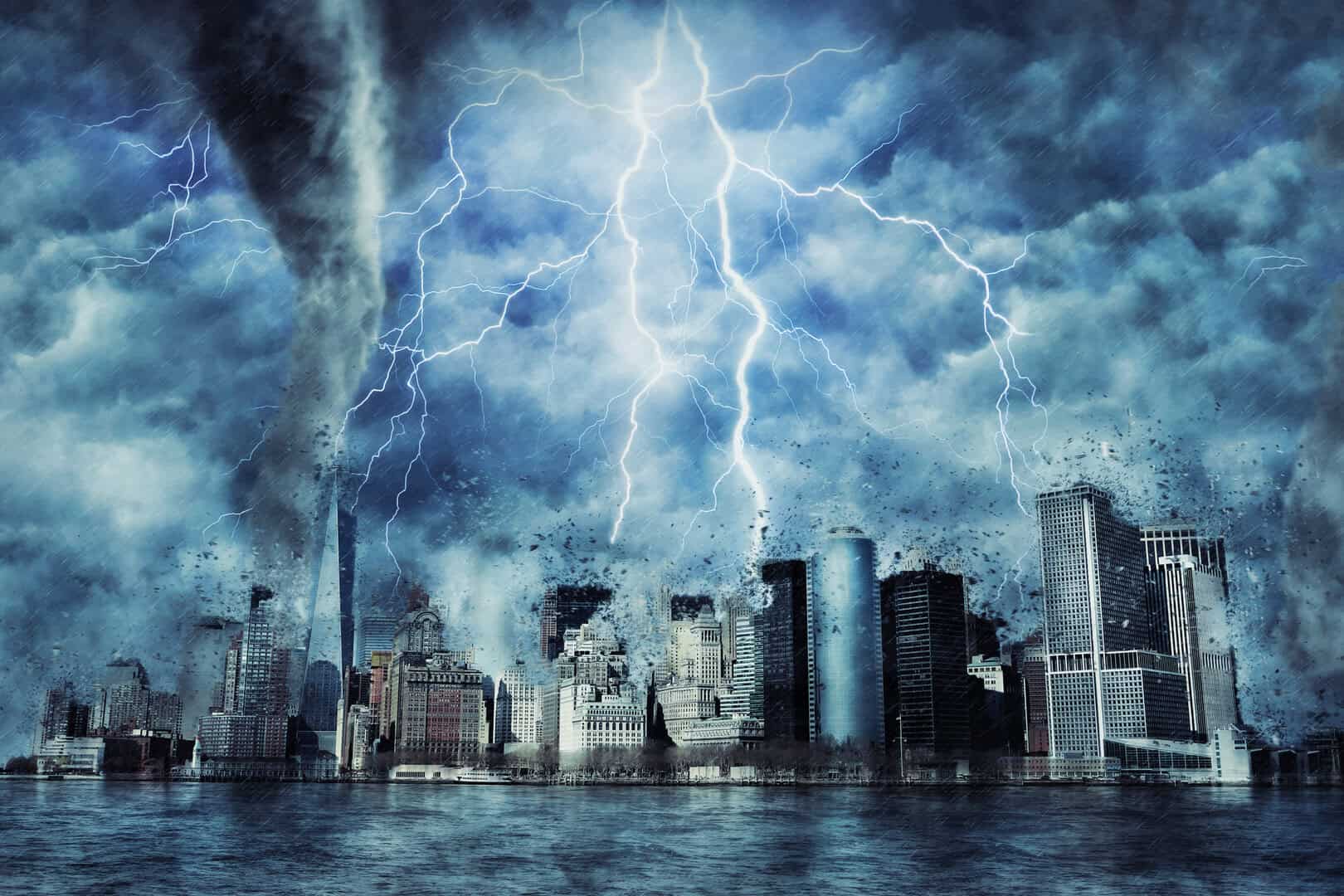 Violenti temporali e almeno quattro tornado colpiscono lo stato di New York: ci sono vittime