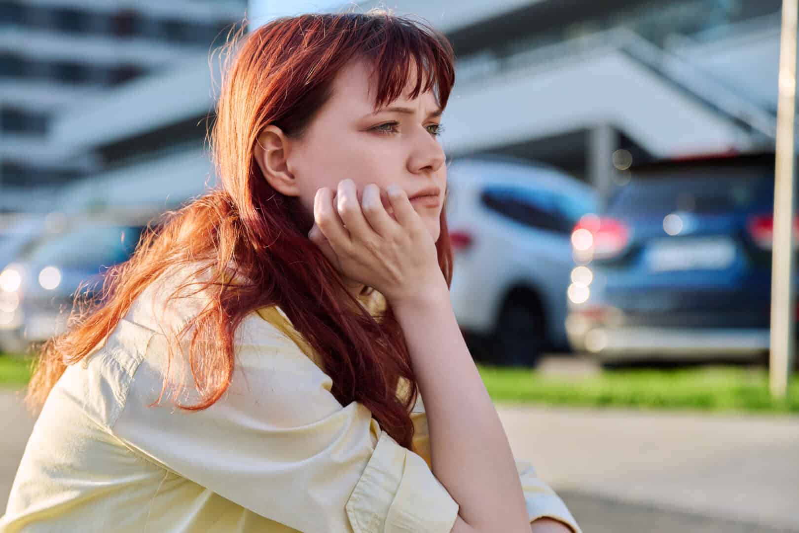 Il declino della felicità giovanile: una preoccupante tendenza in atto già prima del COVID
