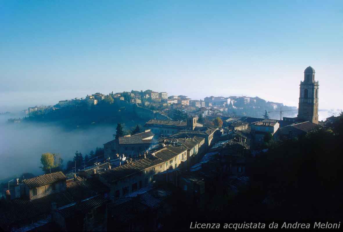 Meteo Perugia: domani nuvoloso con rovesci, seguito da schiarite