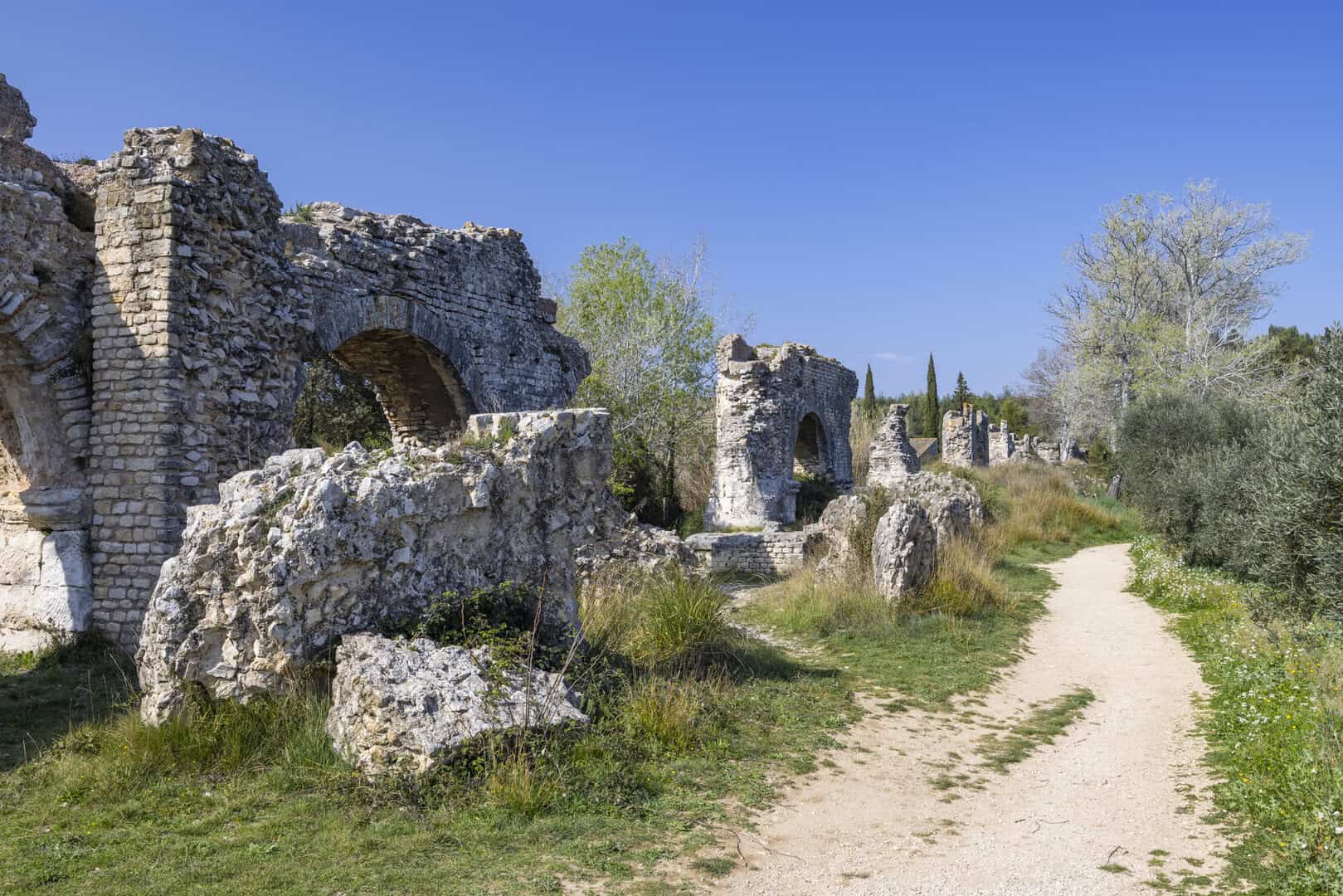 Antiche rovine svelano le meraviglie ingegneristiche dei mulini romani di 1800 anni fa