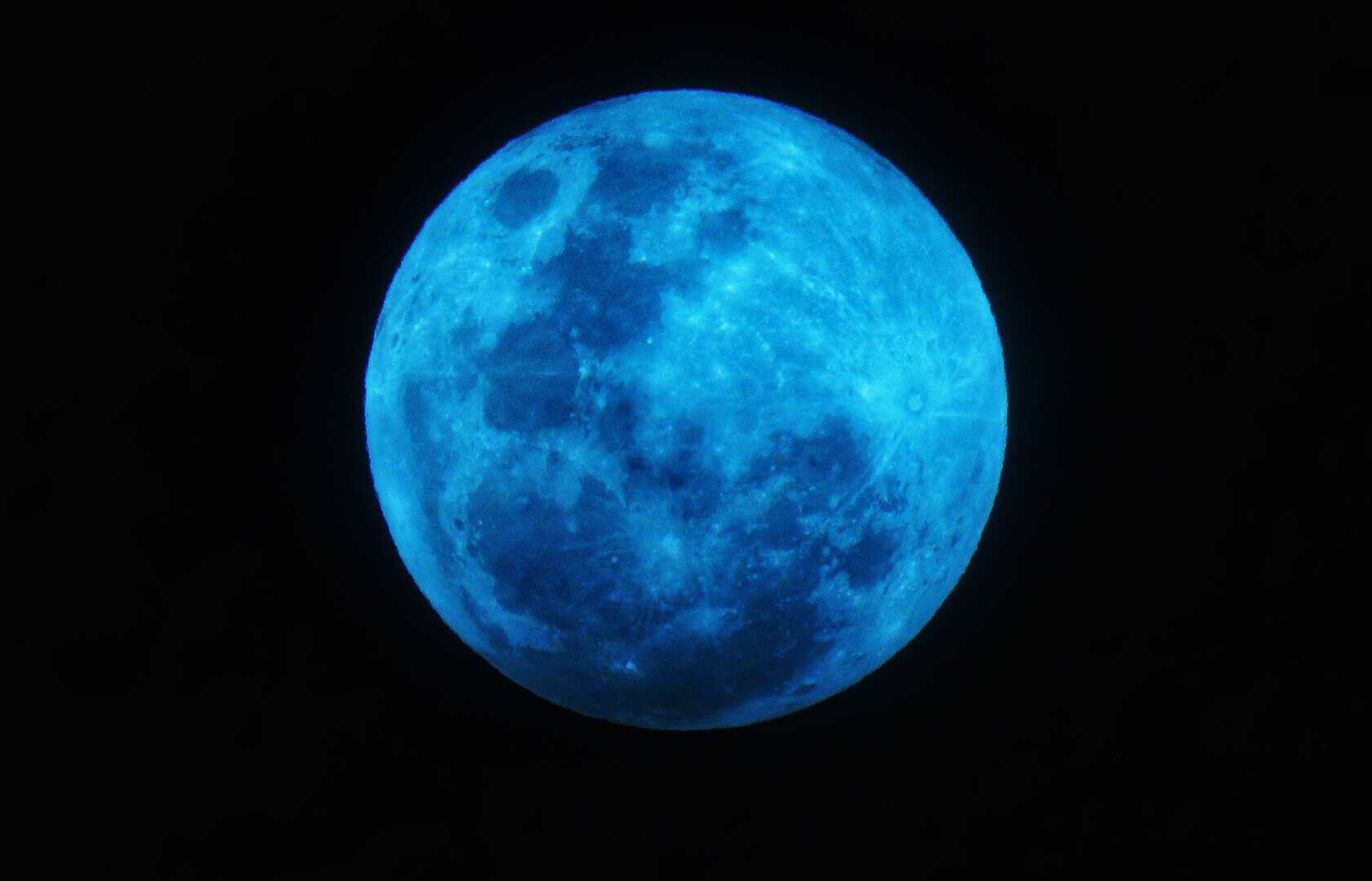L’eccezionale Superluna Blu di lunedì 19 agosto: uno spettacolo da non perdere