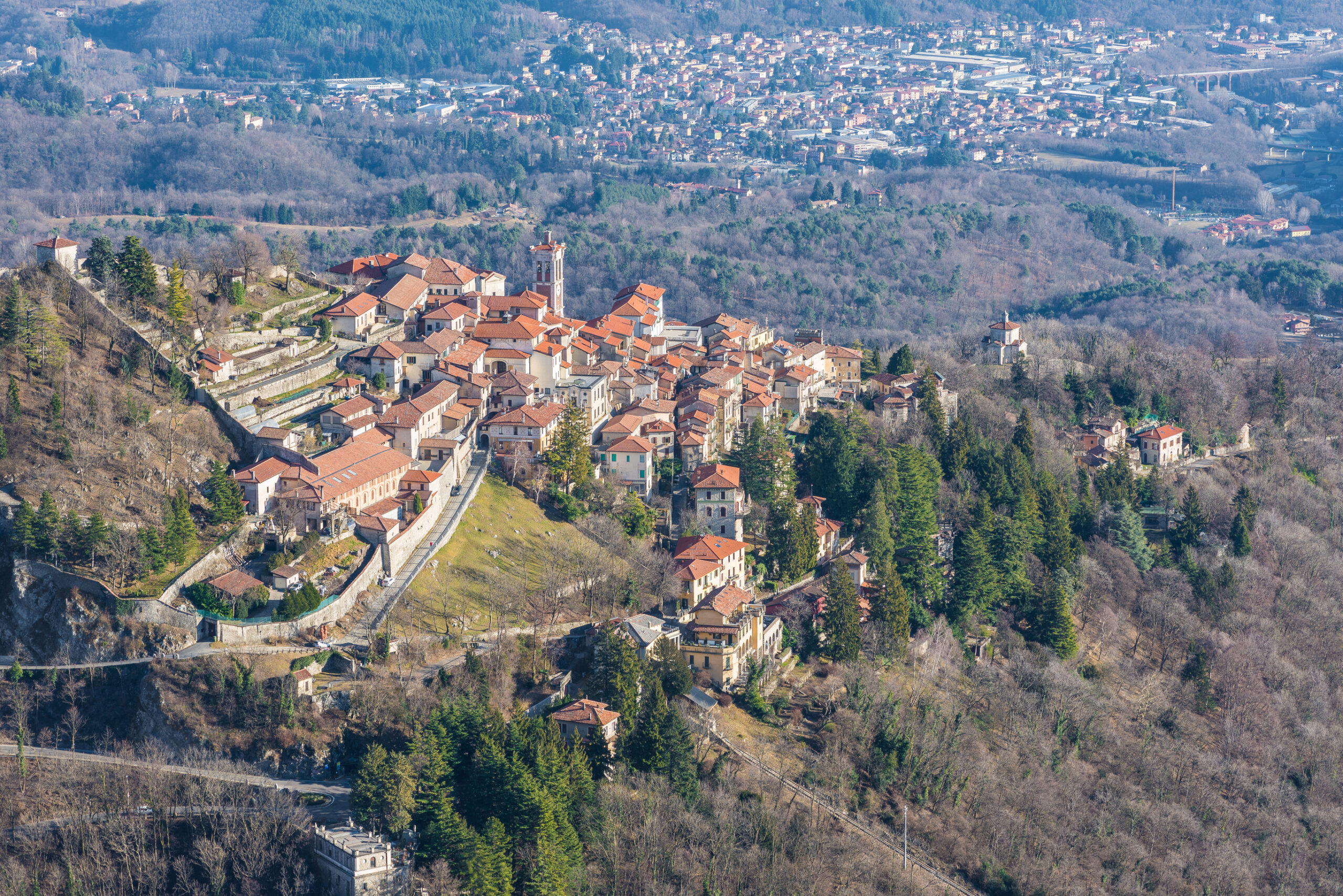 Tourism and Heritage: the Sacred Mountains of Piedmont and Lombardy. Including Varese thumbnail