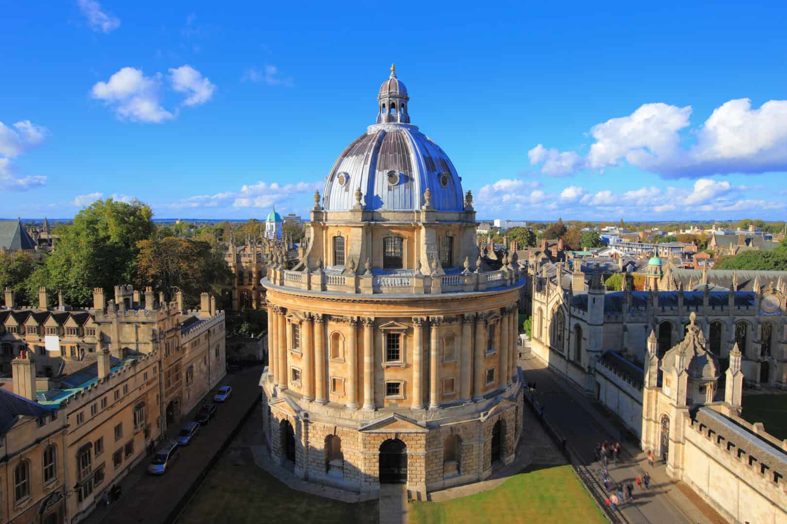 Viaggio nel cuore di Oxford: un’immersione nella sua antica storia e architettura