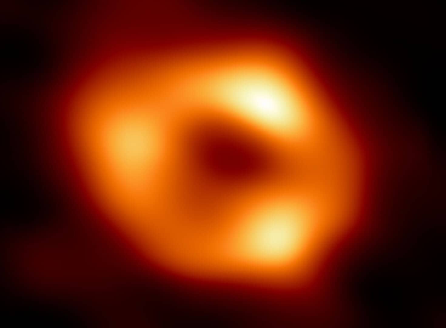 Bolle giganti sembrano emergere dal buco nero supermassiccio della Via Lattea