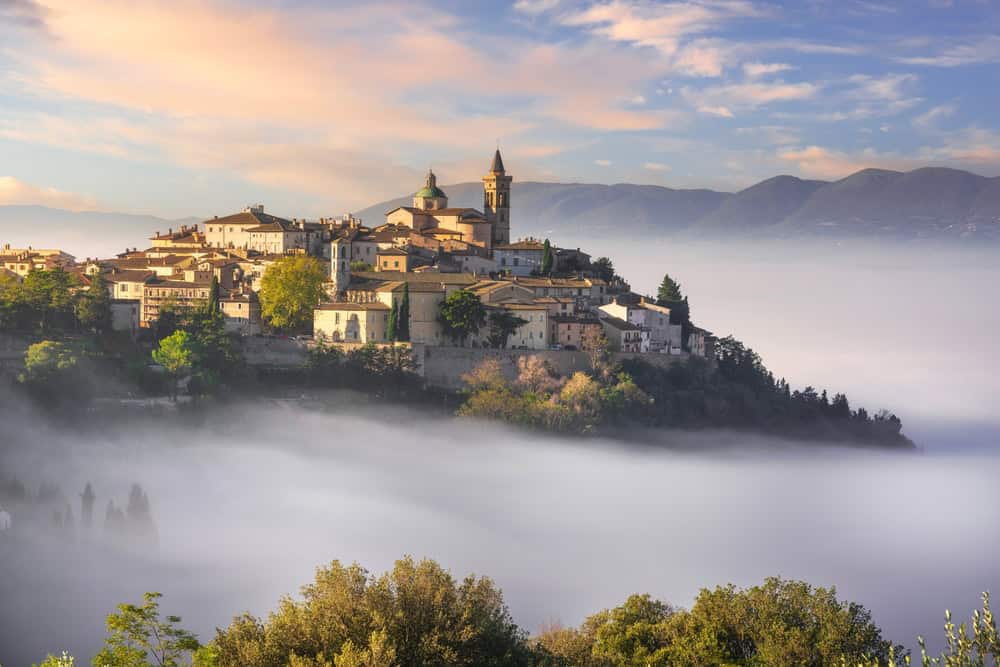 Strategie di turismo sostenibile e il loro impatto sui piccoli borghi italiani