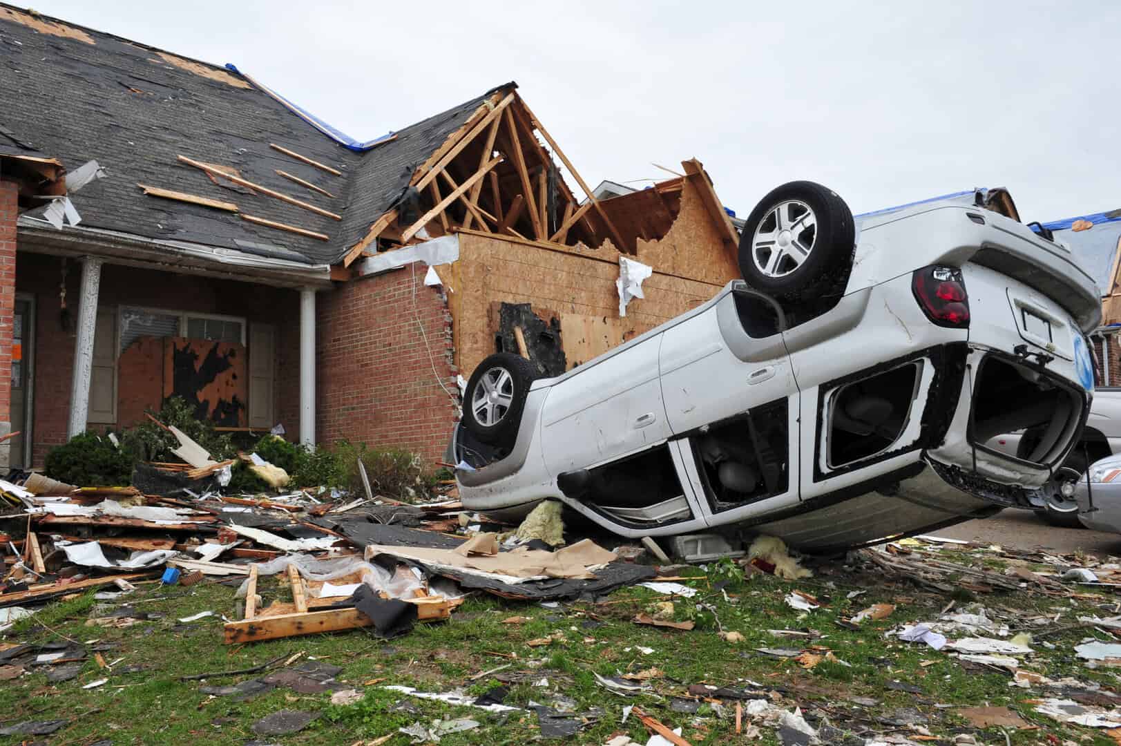 Terribile tornado colpisce la Carolina del Nord durante la tempesta Helene