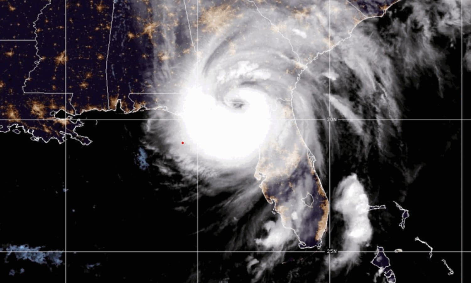 L’uragano Helene devasta la Florida: mareggiate e venti letali colpiscono la regione del Big Bend