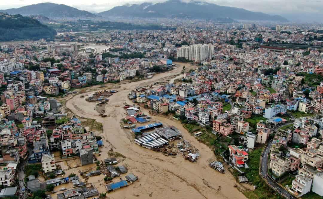 Catastrofe meteo a Kathmandu: fusione di sistemi atmosferici causa Inondazioni devastanti