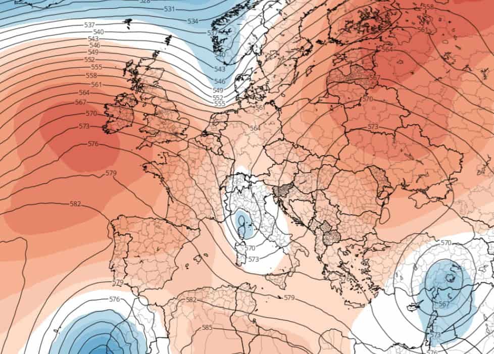 Meteo, AccuWeather avverte: tre Cicloni mediterranei pronti a colpire Calabria e Sicilia orientale 3 20241014 105033