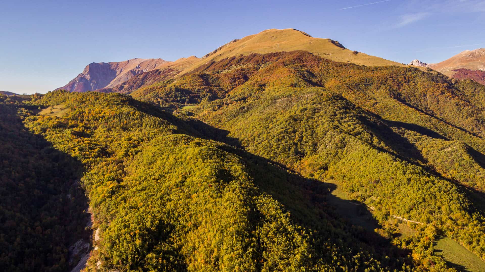 Temperature e meteo anomalo impediscono le nevicate su Alpi e Appennini