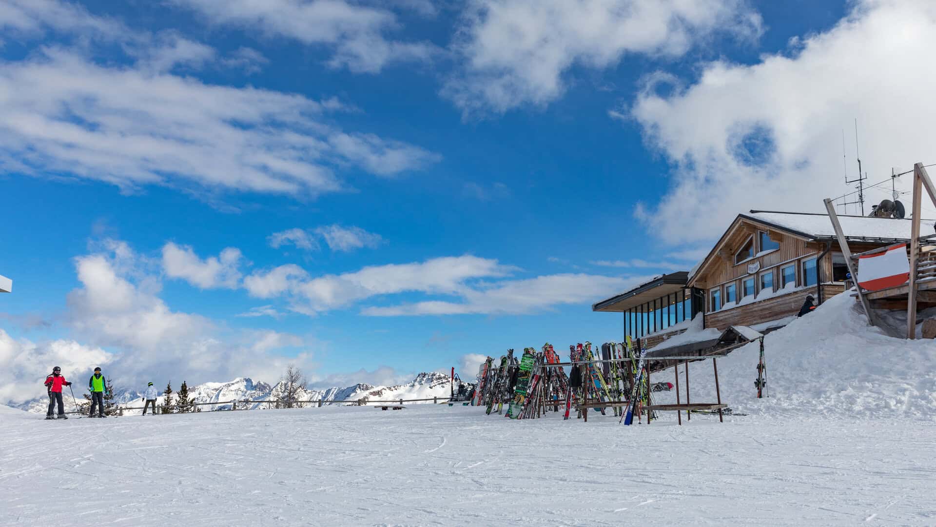 Turismo invernale all’alpe Cermis. Sci, snowboard e ciaspolate nel cuore del Trentino
