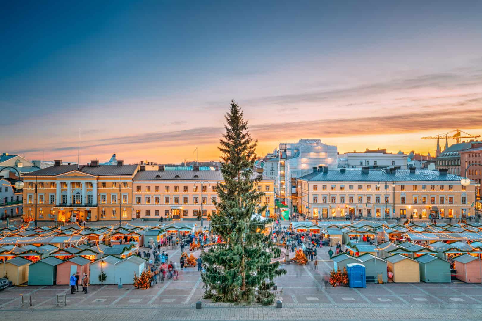 Turismo a Helsinki. Il mercatino di Natale tra freddo e neve abbondante