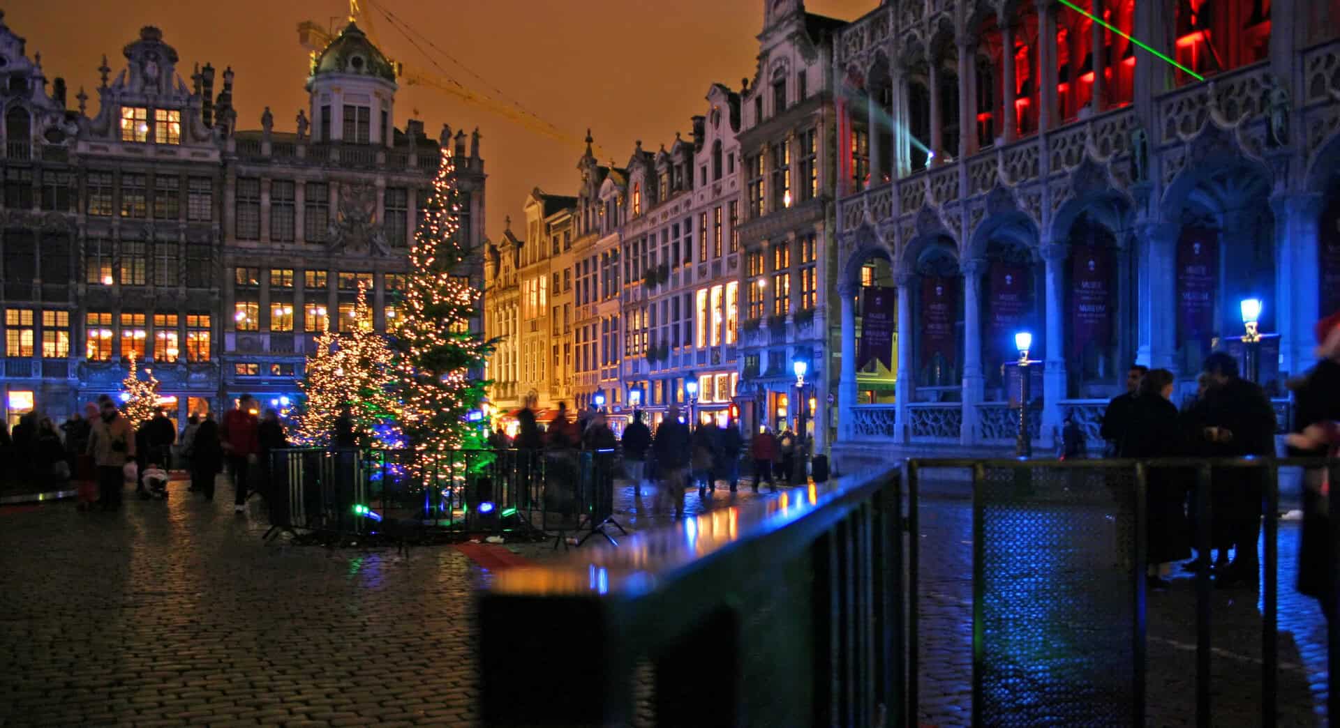 Turismo a Bruxelles. Il mercatino di Natale tra freddo e piogge