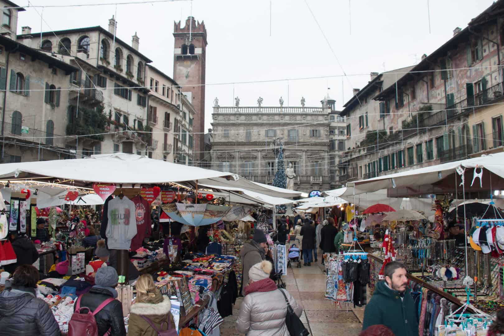 Turismo a Verona: Il mercatino natalizio tra umidità e frescura