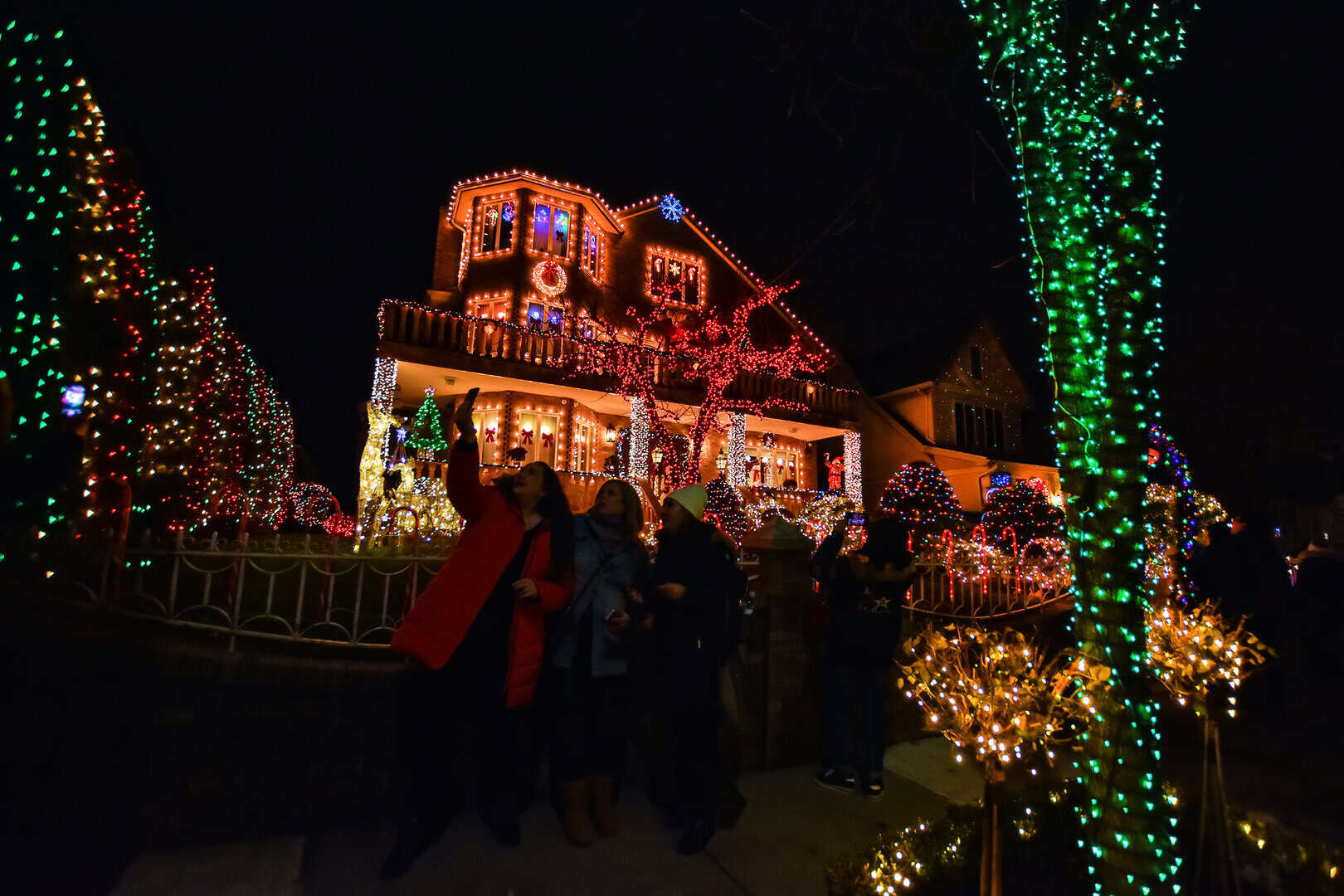Turismo a New York. Magico tour notturno a Dyker Heights, come vestirsi