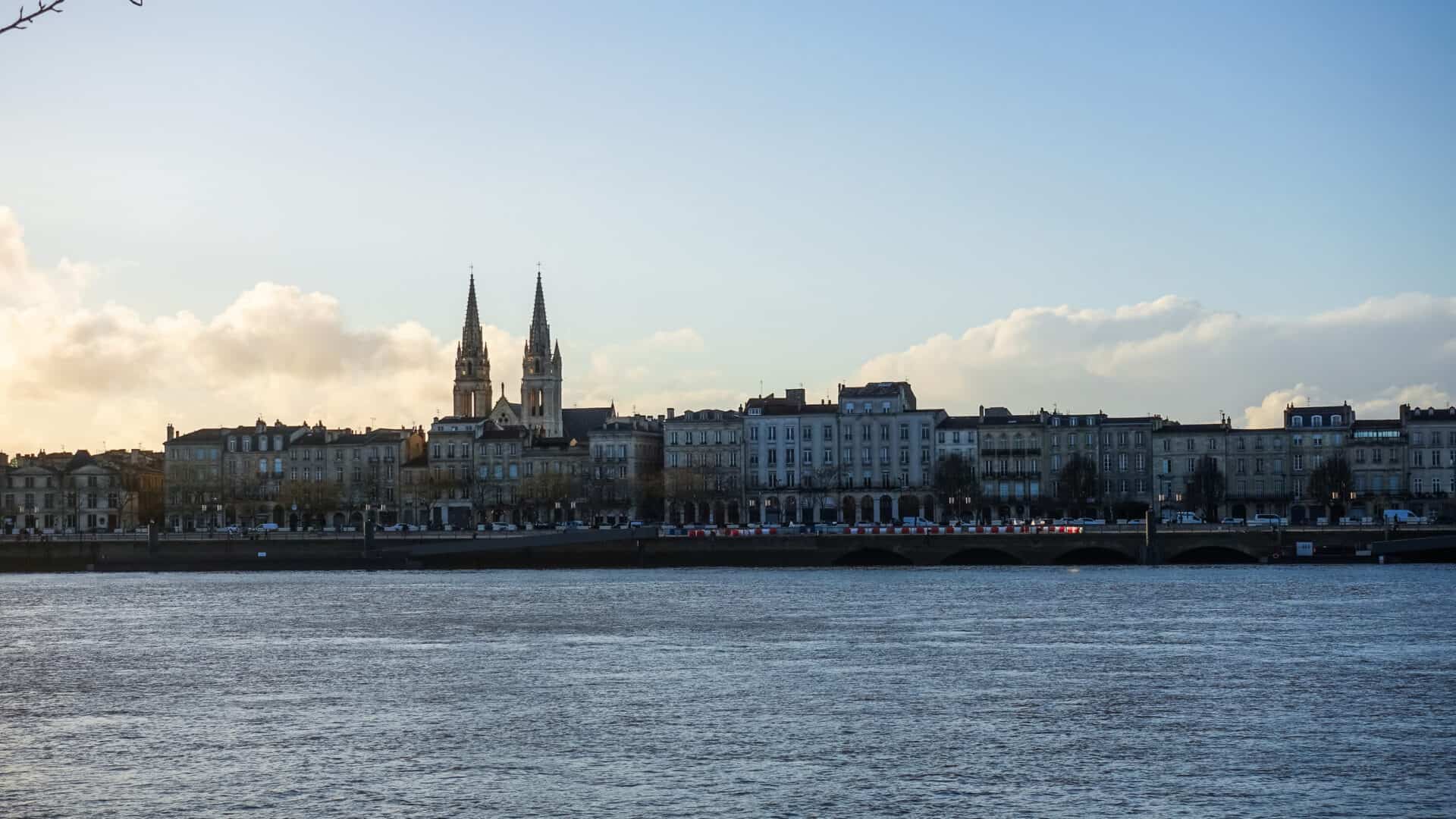 Turismo a Bordeaux: inverno mite tra vino, storia e gastronomia raffinata