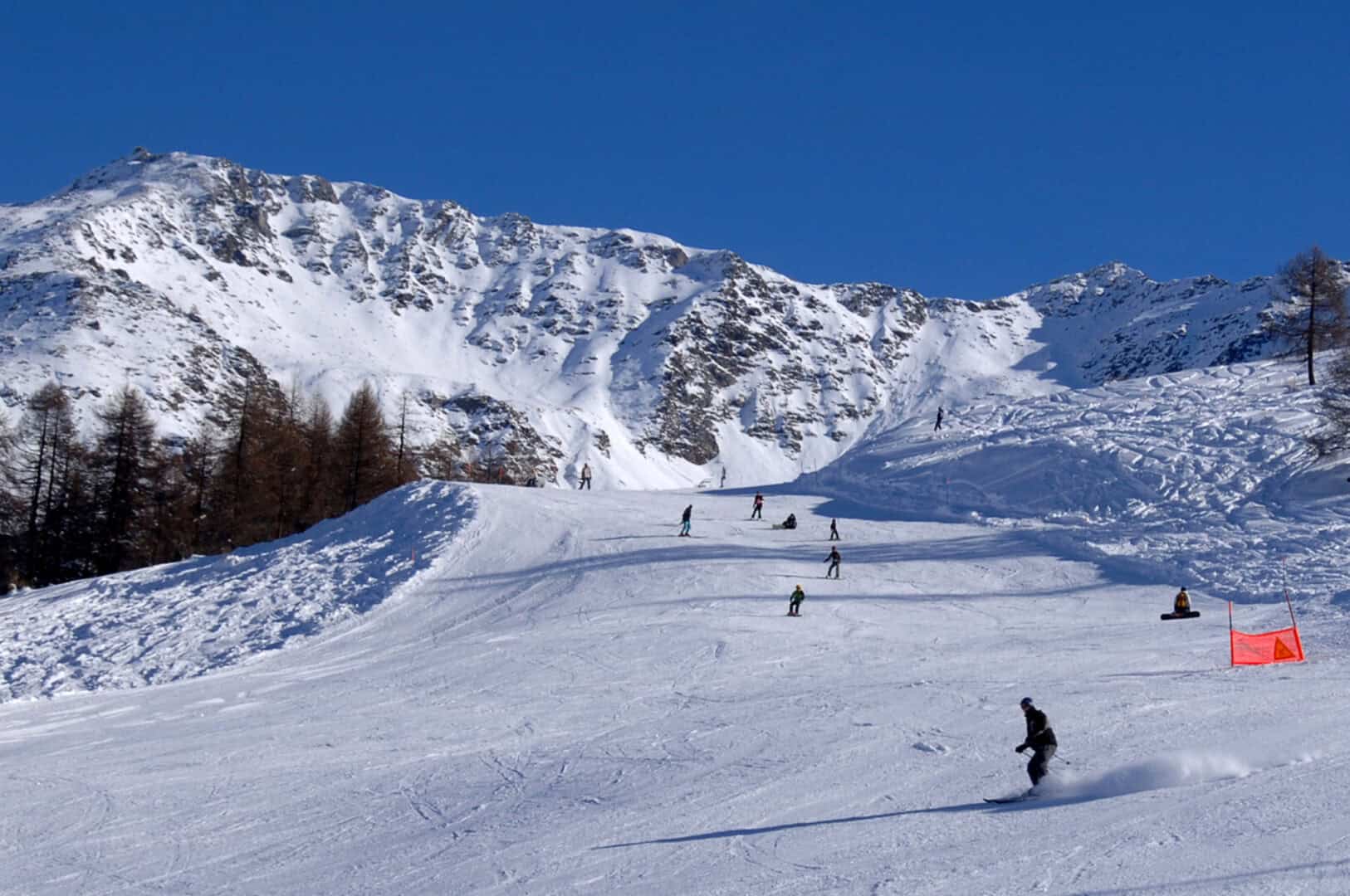 Turismo a Madesimo: tra sci, freeride, sci di fondo e motoslitta