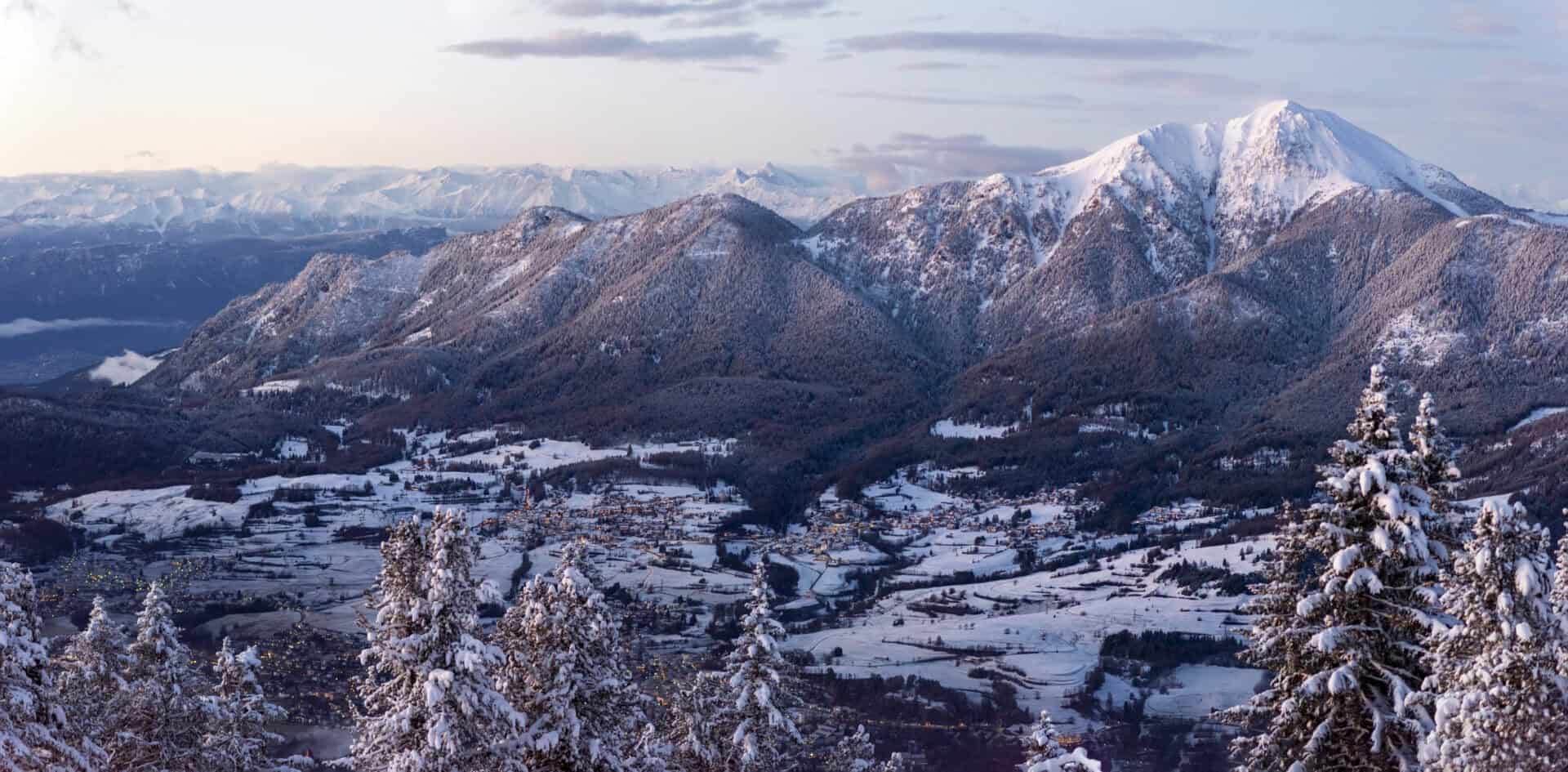 Turismo a Cavalese. Scopri sci, snowboard e ciaspolate nel cuore del Trentino