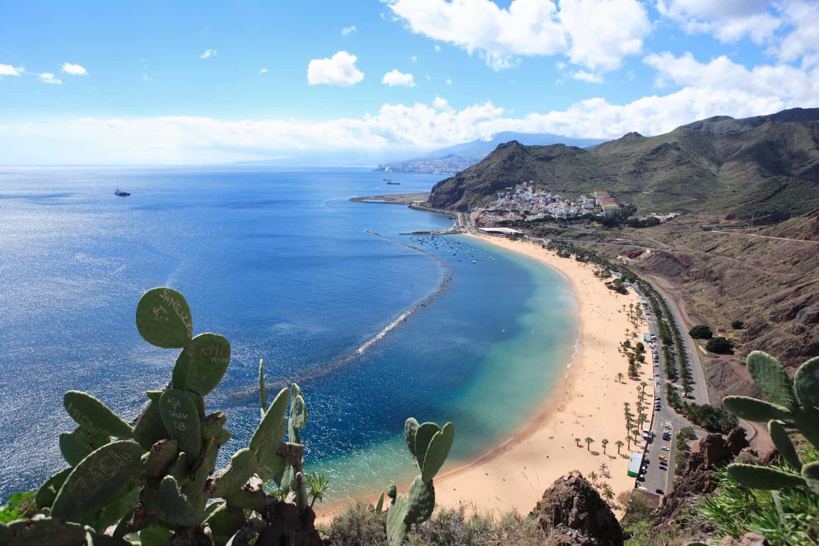 Turismo a Tenerife: il drago millenario di Icod de Los Vinos