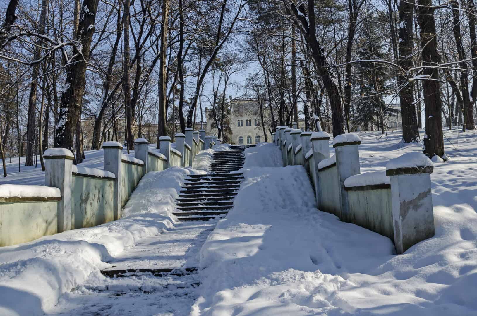 Cosa mettere in valigia per il clima fresco durante il turismo a Sofia
