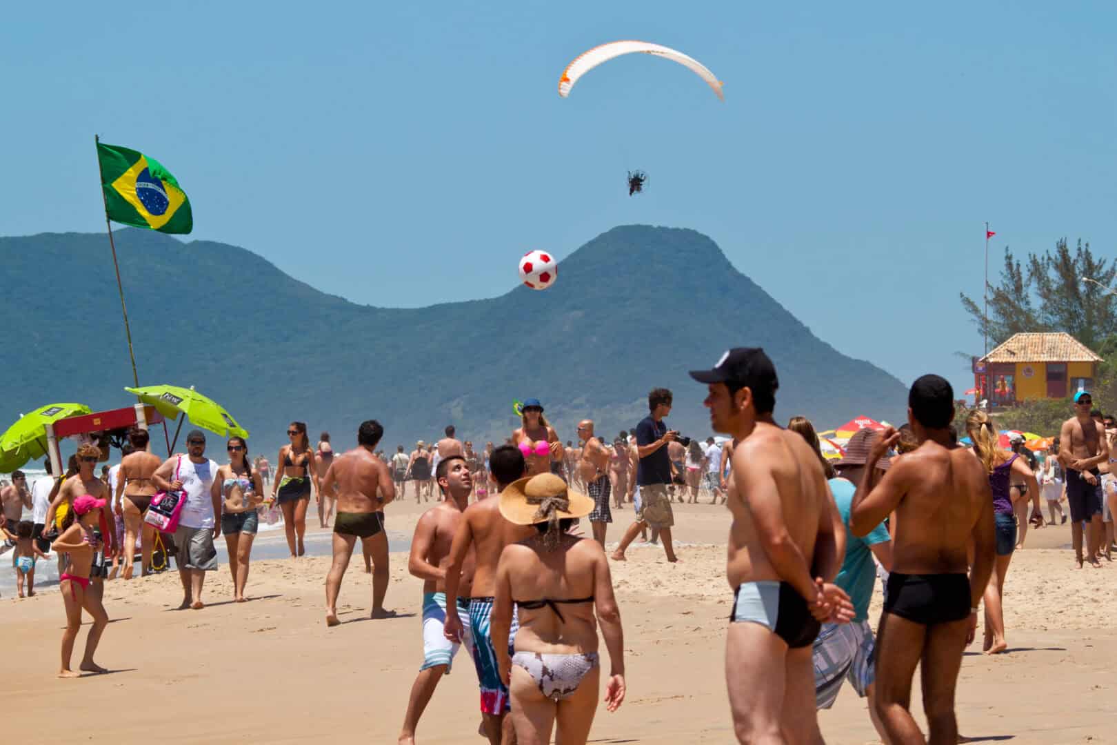 Turismo a Florianópolis: alla ricerca dell'Estate in Inverno, spiagge, vita notturna e temperature di 30°C
