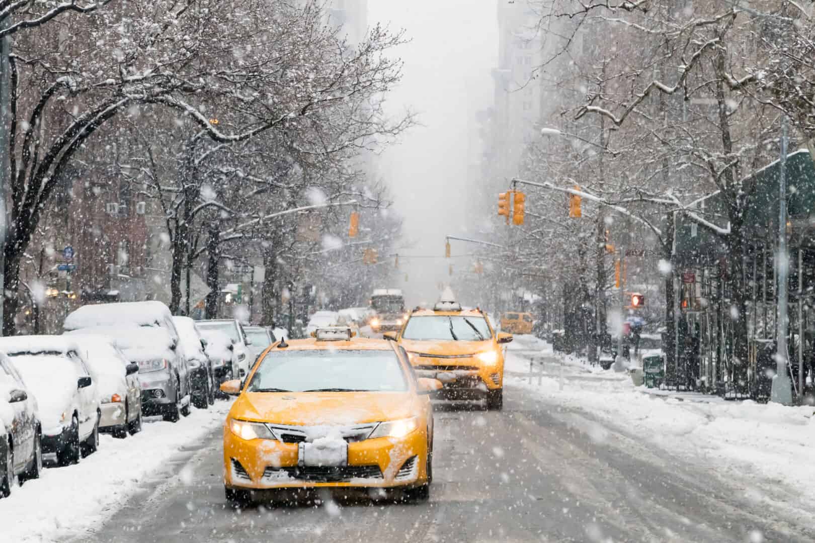 Tempesta invernale e nevicate nel nord-est degli USA, mentre si avvicina il Giorno del Ringraziamento